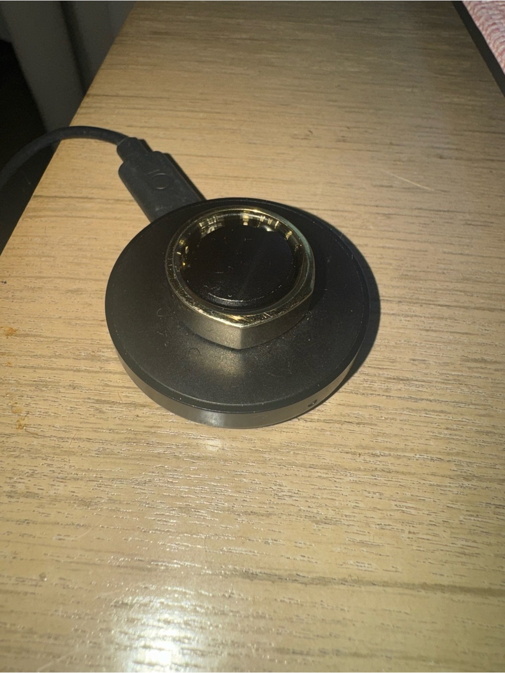 Oura Ring Gen 3 Size 10 in Gold with charger